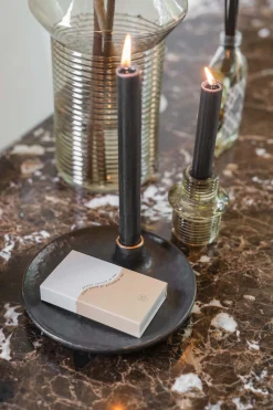 ZUSSS Kaarsen*4 rustieke kaarsen 20cm zwart