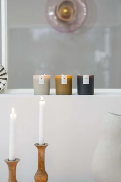 ZUSSS Geurkaarsen*geurkaars in doosje bamboe hartje oker