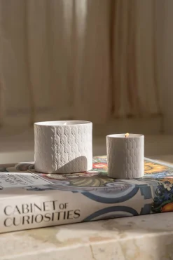 ZUSSS Geurkaarsen*keramieken geurkaarsje structuur veertjes s wit