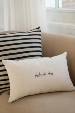 ZUSSS Kussens*kussen bloemen silhouet borduur 50x30 cm zand