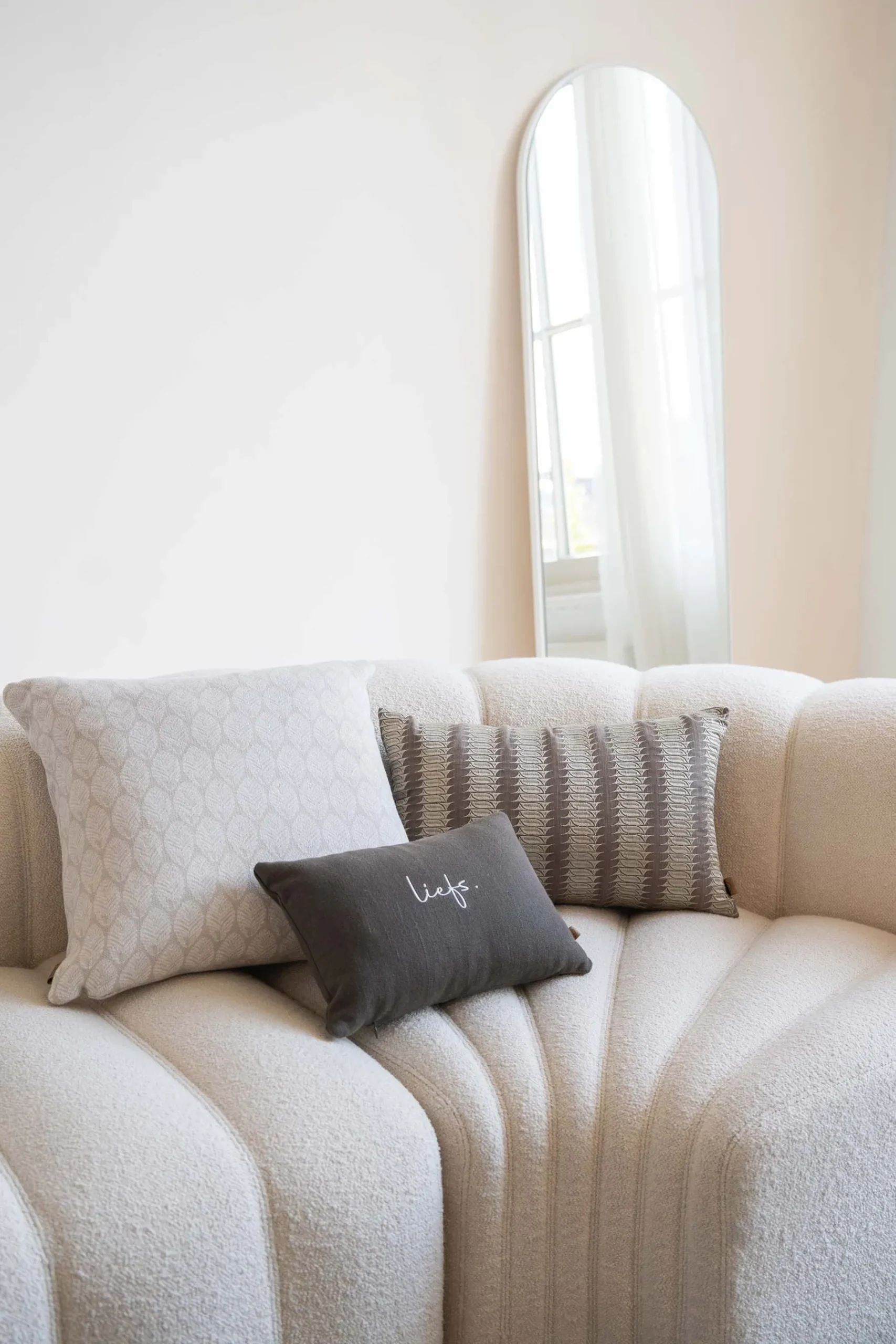 ZUSSS Kussens*kussen liefs met hartjes 35x25cm groengrijs