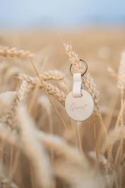 ZUSSS Accessoires & Sleutelhangers*ronde sleutelhanger geniet ecru