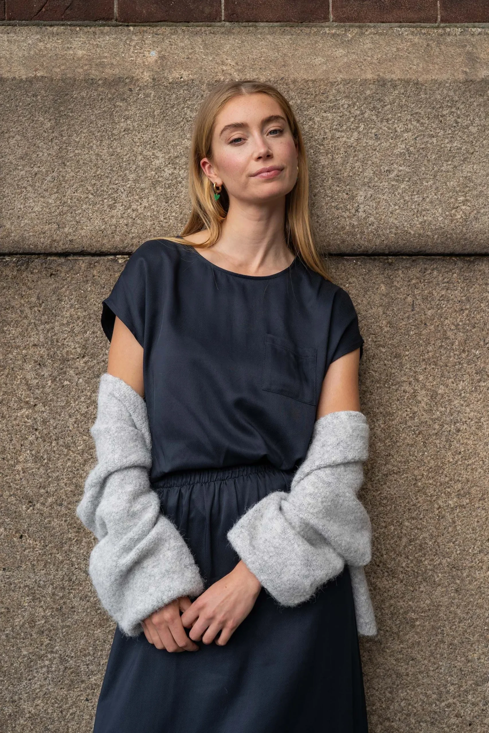 ZUSSS Tops*satijnen twill top met boothals donkerblauw