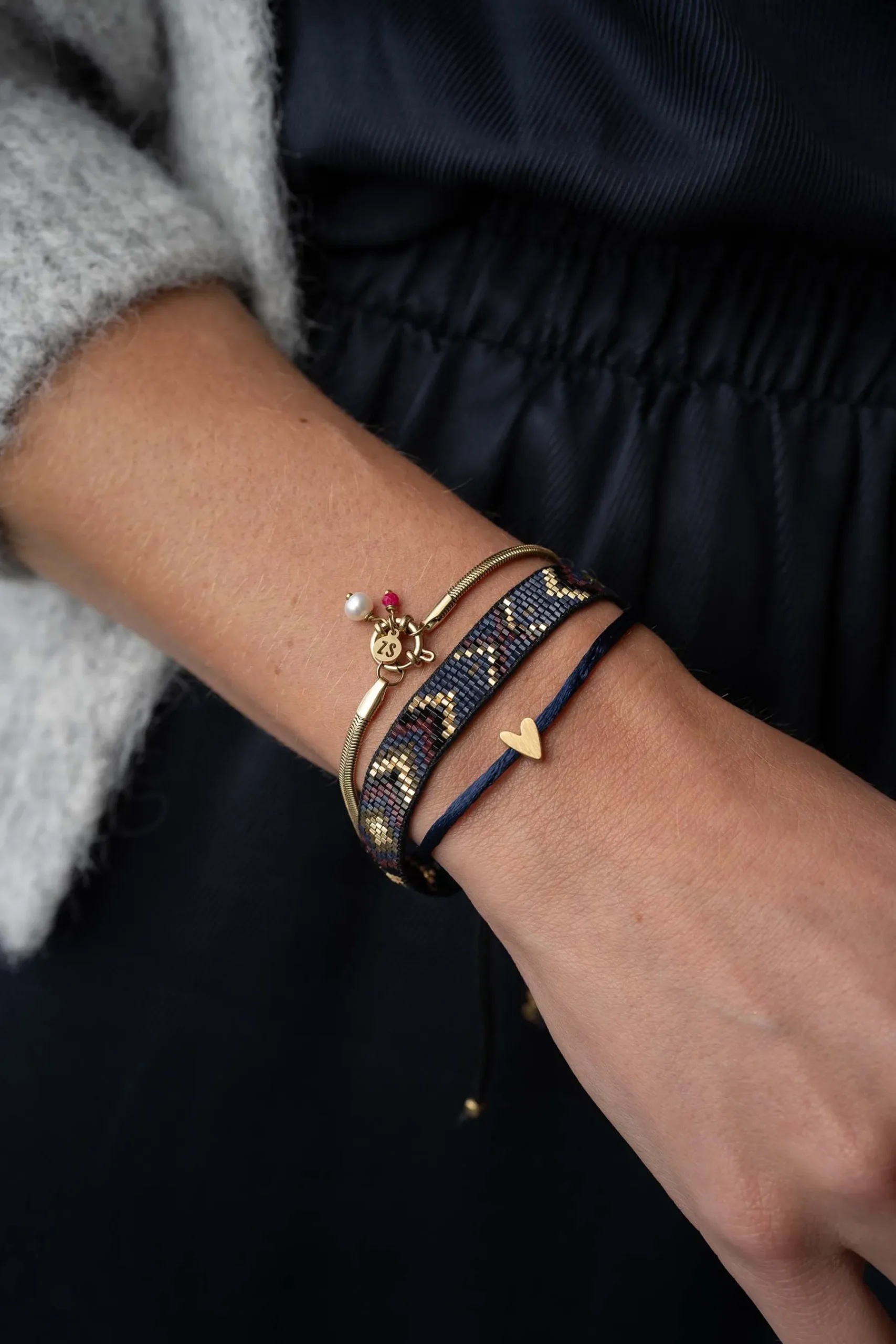 ZUSSS Armbandjes*touwarmbandje hartje donkerblauw