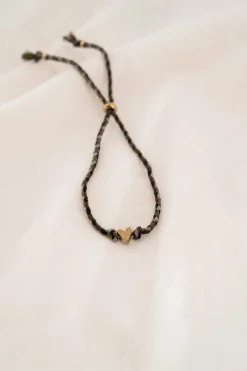 ZUSSS Armbandjes*touwarmbandje met hartje saliegroen/goud